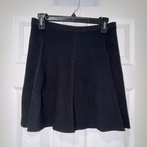 Theory Black Women's mini Skirt. Stretchy sweater braided stripe Size small NWOT - Picture 1 of 12